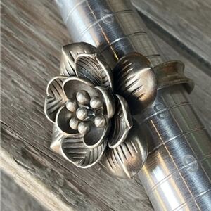 Vintage Sterling Silver 3D Flower Ring Size 6.5